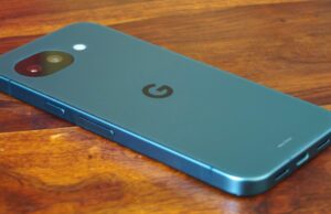 لا يحتوي هاتف Pixel 10a على نتوء للكاميرا، وهذا أمر استثنائي.