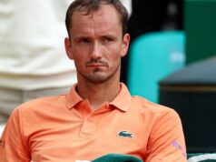 دانييل ميدفيديف الغاضب يعاني من بداية مسيرة غير مرغوب فيها أمام ماتيو بيريتيني في مونت كارلو