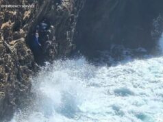 داخل العملية الشجاعة التي استغرقت 3 ساعات لحماية مجموعة من الزوار من منحدر في أستراليا