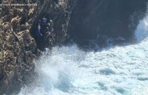 داخل العملية الشجاعة التي استغرقت 3 ساعات لحماية مجموعة من الزوار من منحدر في أستراليا