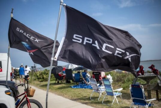 تهدف شركة سبيس إكس إلى تحقيق قيمة تزيد عن 2 تريليون دولار عند طرحها للاكتتاب العام الأولي.