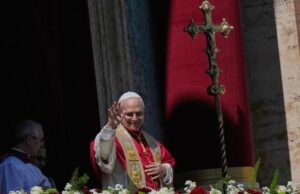 يبدأ البابا ليو الثالث عشر من ولايته بدعوة إلى الثقة وسط الصراعات العالمية