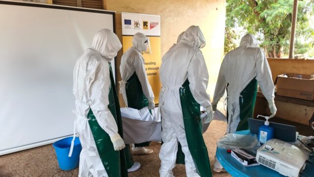 كيف يعيق خفض المساعدات الاستجابة في الخطوط الأمامية لأزمة الإيبولا كيف يعيق خفض المساعدات الاستجابة في الخطوط الأمامية لأزمة الإيبولا
| itg-ar.com