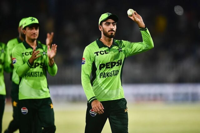 5-32 و18* (17): لاعب باكستاني متعدد المستويات يسجل الرقم القياسي 5-32 و18* (17): لاعب باكستاني متعدد المستويات يسجل الرقم القياسي الوطني في أول ظهور له في ODI ضد أستراليا
| itg-ar.com