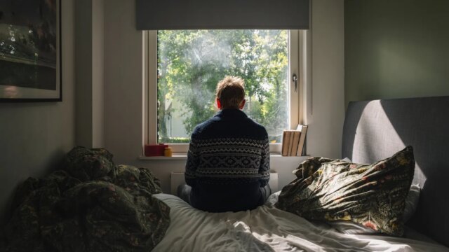 AI Chatbots Let People Keep Dead Loved Ones Alive. Should They? | itg-ar.com