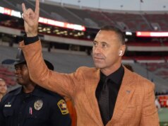 CB John Meredith III من فئة 5 نجوم يختار تكساس على Texas A&M
| itg-ar.com CB John Meredith III من فئة 5 نجوم يختار تكساس على Texas A&M
| itg-ar.com