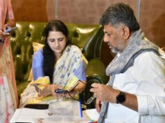 SIR في كارناتاكا: يبدأ التعداد من الباب إلى الباب من منزل رئيس الوزراء؛ يحث DK Shivakumar الناخبين على إكمال التمرين
| itg-ar.com SIR في كارناتاكا: يبدأ التعداد من الباب إلى الباب من منزل رئيس الوزراء؛ يحث DK Shivakumar الناخبين على إكمال التمرين
| itg-ar.com