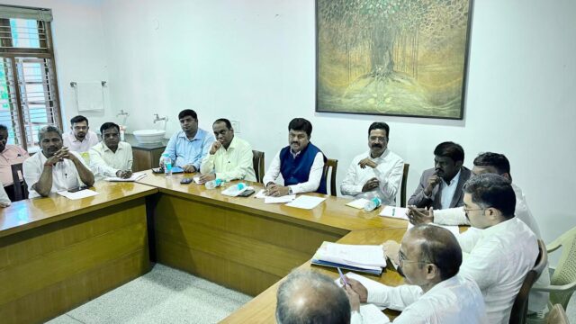Shivamogga MP يفضل إنشاء الطرق وإمدادات الطاقة لقرى Sagar Taluk، Shivamogga MP يفضل إنشاء الطرق وإمدادات الطاقة لقرى Sagar Taluk، ويطلب من الضباط تقديم المقترحات
| itg-ar.com