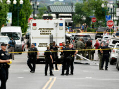 Shootout in Olde Town Square: A Cop, a Killer and a Good Guy With a Gun | itg-ar.com Shootout in Olde Town Square: A Cop, a Killer and a Good Guy With a Gun | itg-ar.com