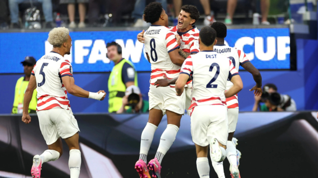 USMNT يصنع تاريخ كأس العالم ضد باراجواي حيث يسقط أليكسي USMNT يصنع تاريخ كأس العالم ضد باراجواي حيث يسقط أليكسي لالاس المبتهج مطالبة "الأعظم على الإطلاق".
| itg-ar.com