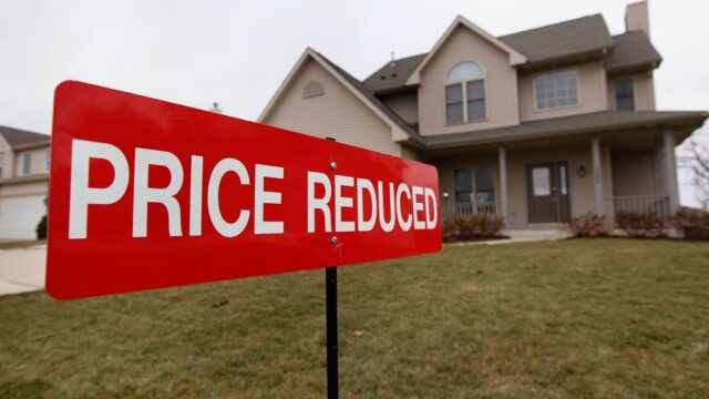 When falling housing prices are good news — and when When falling housing prices are good news — and when they're not | itg-ar.com