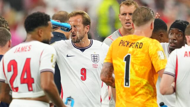 أثارت فترات انقطاع الترطيب في FIFA انتقادات. ولكن ماذا يفعلون في الواقع؟
| itg-ar.com