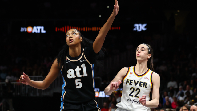 أنجل ريس يصنع تاريخ WNBA ضد حمى كايتلين كلارك مع أنجل ريس يصنع تاريخ WNBA ضد حمى كايتلين كلارك مع تزايد الدعوات إلى إنديانا "لطرد الجميع"
| itg-ar.com