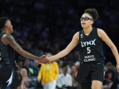 أوليفيا مايلز تسجل الرقم القياسي للصاعد في WNBA بـ 8 3s ويتغلب Lynx على Valkyries 87-84 ليحقق فوزه السادس على التوالي
| itg-ar.com أوليفيا مايلز تسجل الرقم القياسي للصاعد في WNBA بـ 8 3s ويتغلب Lynx على Valkyries 87-84 ليحقق فوزه السادس على التوالي
| itg-ar.com