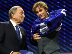 اختار فريق Toronto Maple Leafs نجم ولاية بنسلفانيا جافين ماكينا للمرة الأولى بشكل عام في 2026 NHL Draft
| itg-ar.com اختار فريق Toronto Maple Leafs نجم ولاية بنسلفانيا جافين ماكينا للمرة الأولى بشكل عام في 2026 NHL Draft
| itg-ar.com