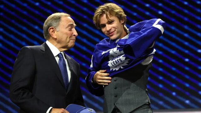 اختار فريق Toronto Maple Leafs نجم ولاية بنسلفانيا جافين ماكينا للمرة الأولى بشكل عام في 2026 NHL Draft
| itg-ar.com