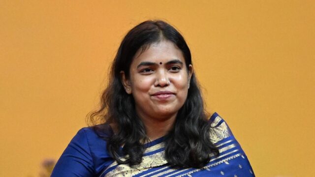 التأخير خلال حكومة DMK. تقول كيرثانا إن هذا هو السبب التأخير خلال حكومة DMK. تقول كيرثانا إن هذا هو السبب وراء انتقال الصناعات إلى ولاية أندرا براديش
| itg-ar.com