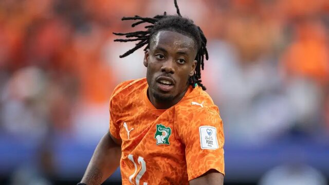 القبض على لاعب ساحل العاج إيلي واهي بسبب مخالفات قبل القبض على لاعب ساحل العاج إيلي واهي بسبب مخالفات قبل بطولة كأس العالم
| itg-ar.com