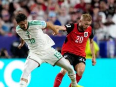 النمسا تحقق التعادل في اللحظة الأخيرة أمام الجزائر وتتأهل لدور الـ32
| itg-ar.com النمسا تحقق التعادل في اللحظة الأخيرة أمام الجزائر وتتأهل لدور الـ32
| itg-ar.com