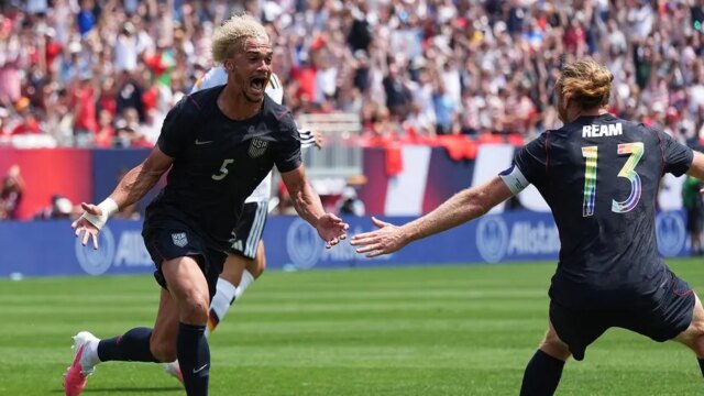 الهدف "المريض" لنجم كرة القدم الأمريكي يرفع معنويات الفريق بعد الهدف "المريض" لنجم كرة القدم الأمريكي يرفع معنويات الفريق بعد الخسارة أمام ألمانيا قبل كأس العالم
| itg-ar.com