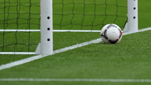 تزعم الدعوى القضائية أن مدرب كرة القدم قام بوضع المراهق تزعم الدعوى القضائية أن مدرب كرة القدم قام بوضع المراهق على مقاعد البدلاء الذي أصيب على يد زميله في الفريق بسبب افتراءات عنصرية مزعومة
| itg-ar.com