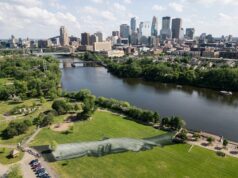 تظهر جدارية ضخمة لأول مرة في Boom Island Park يوم الجمعة
| itg-ar.com تظهر جدارية ضخمة لأول مرة في Boom Island Park يوم الجمعة
| itg-ar.com