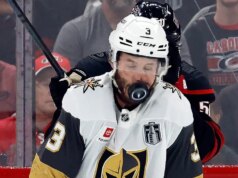 تم إدخال رجل الدفاع من Golden Knights إلى المستشفى بعد أن أخذ طلقة بسرعة 87 ميلاً في الساعة لوجهه في مشهد مرعب
| itg-ar.com تم إدخال رجل الدفاع من Golden Knights إلى المستشفى بعد أن أخذ طلقة بسرعة 87 ميلاً في الساعة لوجهه في مشهد مرعب
| itg-ar.com