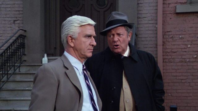 تم إلغاء المسلسل التلفزيوني السابق لـ The Naked Gun، Police Squad!، لسبب مثير للسخرية حقًا
| itg-ar.com
