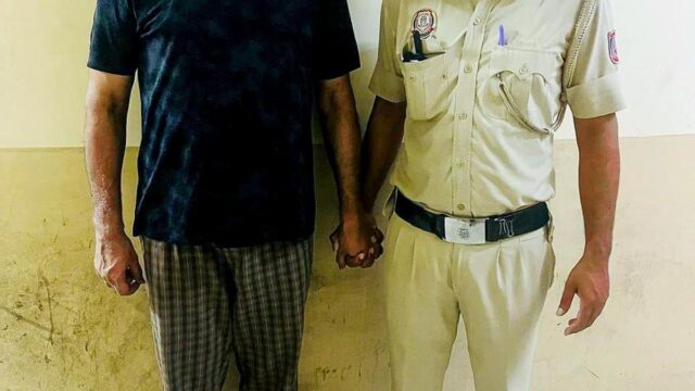 تم القبض على مالك مبنى Malviya Nagar في وقت سابق في قضية تتعلق ببنغلاديشيين "غير موثقين".
| itg-ar.com