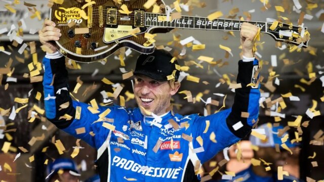 ديني هاملين يحصل على فوزه الثاني هذا الموسم في سباق Cracker Barrel 400 الضيق
| itg-ar.com