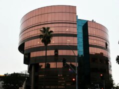 صفقة DGA تحقق مكاسب في خطة الصحة، وتبث الزيادات المتبقية وتستجيب لركود التلفزيون عن طريق الحد من الممثلين وغيرهم من تولي وظائف المدير
| itg-ar.com صفقة DGA تحقق مكاسب في خطة الصحة، وتبث الزيادات المتبقية وتستجيب لركود التلفزيون عن طريق الحد من الممثلين وغيرهم من تولي وظائف المدير
| itg-ar.com