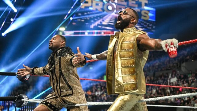 فريق The Street Profits يفوز ببطولة العالم للفرق الثنائية بمساعدة فريق The Street Profits يفوز ببطولة العالم للفرق الثنائية بمساعدة سيث رولينز في عرض "Monday Night Raw"
| itg-ar.com