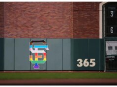 قام دان داكيش بتمزيق MLB لتحذير لاعبي العمالقة الذين كتبوا آيات الكتاب المقدس على قبعات فخرهم: “اخرس”
| itg-ar.com قام دان داكيش بتمزيق MLB لتحذير لاعبي العمالقة الذين كتبوا آيات الكتاب المقدس على قبعات فخرهم: "اخرس"
| itg-ar.com