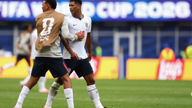 قام زميله في المنتخب الإنجليزي بسحب جود بيلينجهام بعيدًا وأدلى قام زميله في المنتخب الإنجليزي بسحب جود بيلينجهام بعيدًا وأدلى بتعليق مصنف على أنه X بعد خلاف غاضب
| itg-ar.com