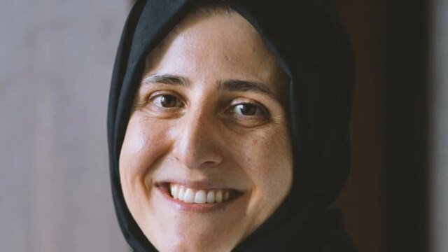 "كلمة أبرع من مشرقة" للمخرجة التركية بلقيس بيرق، تستكشف الحزن "كلمة أبرع من مشرقة" للمخرجة التركية بلقيس بيرق، تستكشف الحزن والصمود في حياة مزقها الانتحار
| itg-ar.com