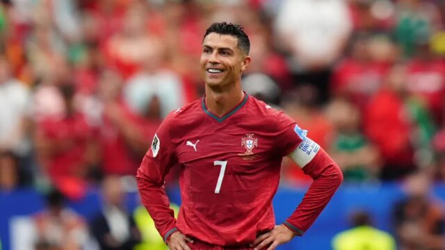 لماذا قال رونالدو "لقد عدت" بعد فوز البرتغال؟ "حتى لا لماذا قال رونالدو "لقد عدت" بعد فوز البرتغال؟ "حتى لا ينسى الناس"
| itg-ar.com