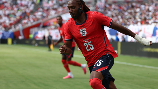 لماذا يرتدي جد سبينس قناعًا في كأس العالم بينما يضطر لماذا يرتدي جد سبينس قناعًا في كأس العالم بينما يضطر نجم إنجلترا إلى ارتداء معدات واقية
| itg-ar.com