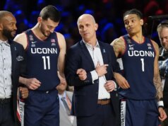 مدرب كرة السلة UConn يطرح لعبة محتملة في البيت الأبيض بعد حدث UFC
| itg-ar.com مدرب كرة السلة UConn يطرح لعبة محتملة في البيت الأبيض بعد حدث UFC
| itg-ar.com