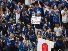 مشجعو كأس العالم اليابانيون يقومون بتنظيف الملعب مع لاعب وسط اتحاد كرة القدم الأميركي بعد تعادل الفريق مع هولندا
| itg-ar.com مشجعو كأس العالم اليابانيون يقومون بتنظيف الملعب مع لاعب وسط اتحاد كرة القدم الأميركي بعد تعادل الفريق مع هولندا
| itg-ar.com