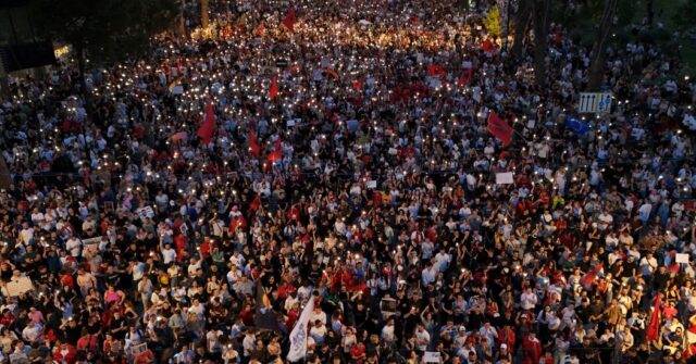 مشروع كوشنر الفاخر يصطدم بسخط الألبان
| itg-ar.com