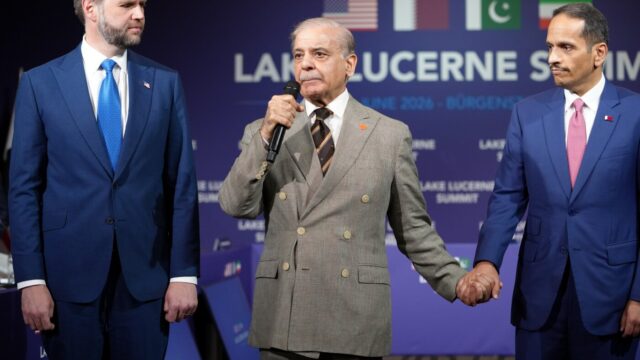 من سيدفع تكاليف صندوق إعادة إعمار إيران الذي اقترحه ترامب من سيدفع تكاليف صندوق إعادة إعمار إيران الذي اقترحه ترامب بقيمة 300 مليار دولار؟
| itg-ar.com
