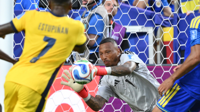 نجم كأس العالم يعادل رقما قياسيا مذهلا منذ 60 عاما نجم كأس العالم يعادل رقما قياسيا مذهلا منذ 60 عاما ويقول مازحا "أعتقد أنني بحاجة إلى تمثال"
| itg-ar.com