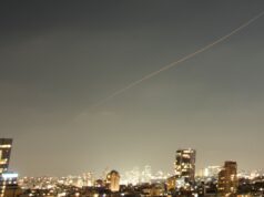 وتقول إسرائيل إنها ضربت إيران بعد أن أطلقت صاروخا
| itg-ar.com وتقول إسرائيل إنها ضربت إيران بعد أن أطلقت صاروخا
| itg-ar.com