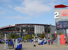 يتم افتتاح ملعب NFL الذي تبلغ تكلفته 2.2 مليار دولار، حيث يتم الكشف عن غرفة خلع الملابس عالية التقنية التي ستتغير لونها
| itg-ar.com يتم افتتاح ملعب NFL الذي تبلغ تكلفته 2.2 مليار دولار، حيث يتم الكشف عن غرفة خلع الملابس عالية التقنية التي ستتغير لونها
| itg-ar.com
