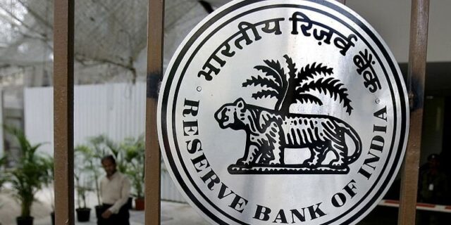 يحتفظ بنك الاحتياطي الهندي (RBI) بأسعار الفائدة في ظل صدمة النفط التي تلقي بظلالها على التوقعات
| itg-ar.com