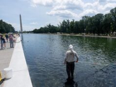 يقول المدعي العام الأمريكي بيرو إن الأشخاص الذين تم القبض عليهم وهم يقومون بتخريب Washington Reflecting Pool سيحاكمون بشكل كامل
| itg-ar.com يقول المدعي العام الأمريكي بيرو إن الأشخاص الذين تم القبض عليهم وهم يقومون بتخريب Washington Reflecting Pool سيحاكمون بشكل كامل
| itg-ar.com