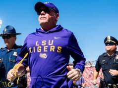ينضم مدرب LSU السابق، نوتردام، بريان كيلي إلى شبكة سي بي إس سبورتس
| itg-ar.com ينضم مدرب LSU السابق، نوتردام، بريان كيلي إلى شبكة سي بي إس سبورتس
| itg-ar.com