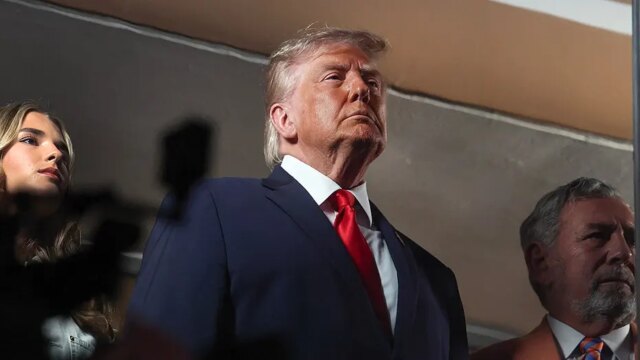 يوجه ترامب ردود فعل مختلفة كثيرًا في نهائيات الدوري الاميركي يوجه ترامب ردود فعل مختلفة كثيرًا في نهائيات الدوري الاميركي للمحترفين عما فعل في مباراة اللقب الوطني CFP
| itg-ar.com