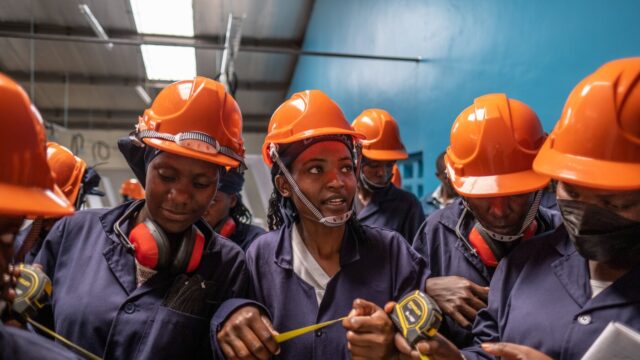 Construction is a man's game. These women are demolishing the Construction is a man's game. These women are demolishing the barriers | itg-ar.com