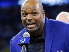 NFL Hall of Famer Dwight Freeney يدعو الدوري لوضع الألعاب على عدد كبير جدًا من خدمات البث
| itg-ar.com NFL Hall of Famer Dwight Freeney يدعو الدوري لوضع الألعاب على عدد كبير جدًا من خدمات البث
| itg-ar.com